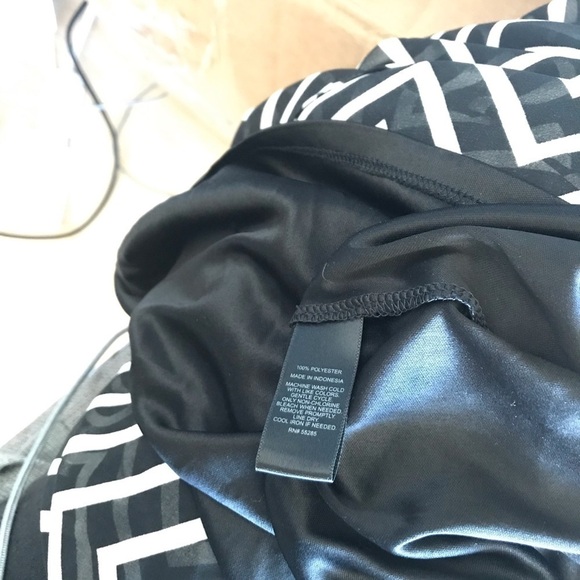 Express Chevron Print V Neck Dress - Picture 8 of 9